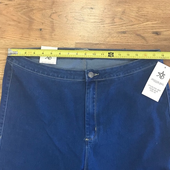 Distressed Jeans - Picture 7 of 8